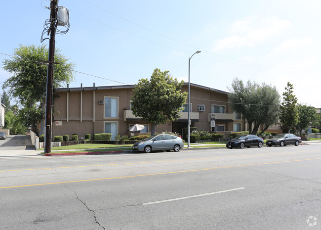 18631 Burbank Blvd. - 18631 Burbank Blvd