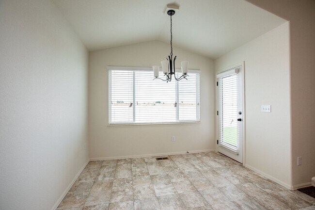 Building Photo - 8611 15th St Rd