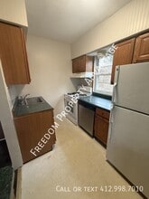 Building Photo - 1305 Stem St