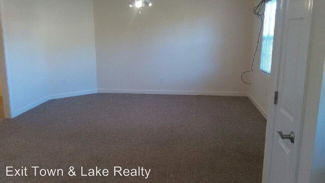 Building Photo - 101 Brookside Ln