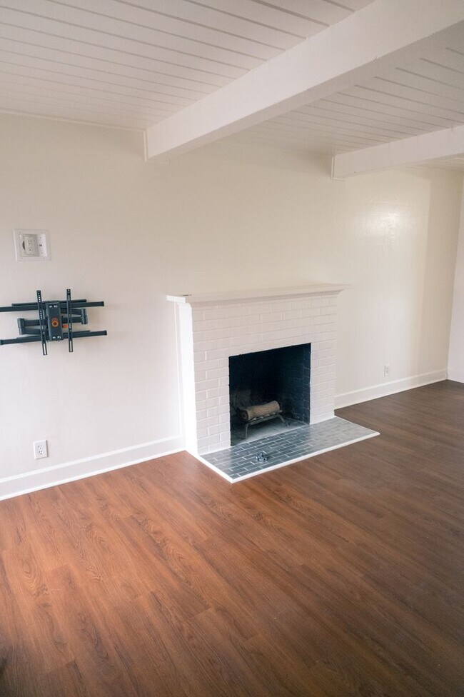 Foto del edificio - Menlo Park 3BR Home Near Meta, Dumbarton Bridge & Stanford – Large Yard + W/D