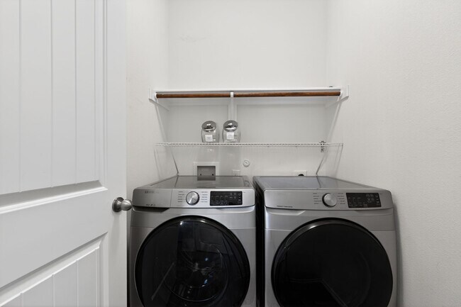 Foto del edificio - 2317 Larimar Dr