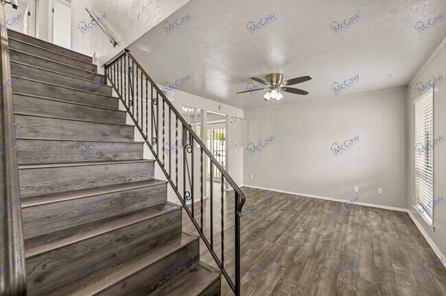 Building Photo - Wonderful 3/2.5 Duplex in Dallas (75224)!