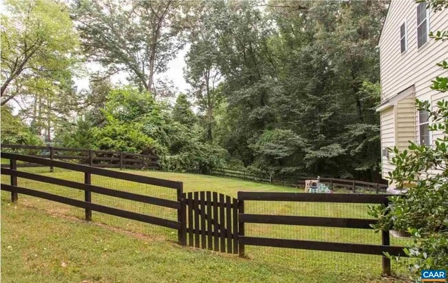 Building Photo - 307 Monacan Dr E
