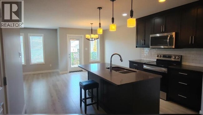 Photo du bâtiment - 518 Devonia Rd W