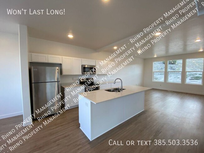 Foto del edificio - 3 Bedroom/2.5 Bathroom Townhome in Eagle M...