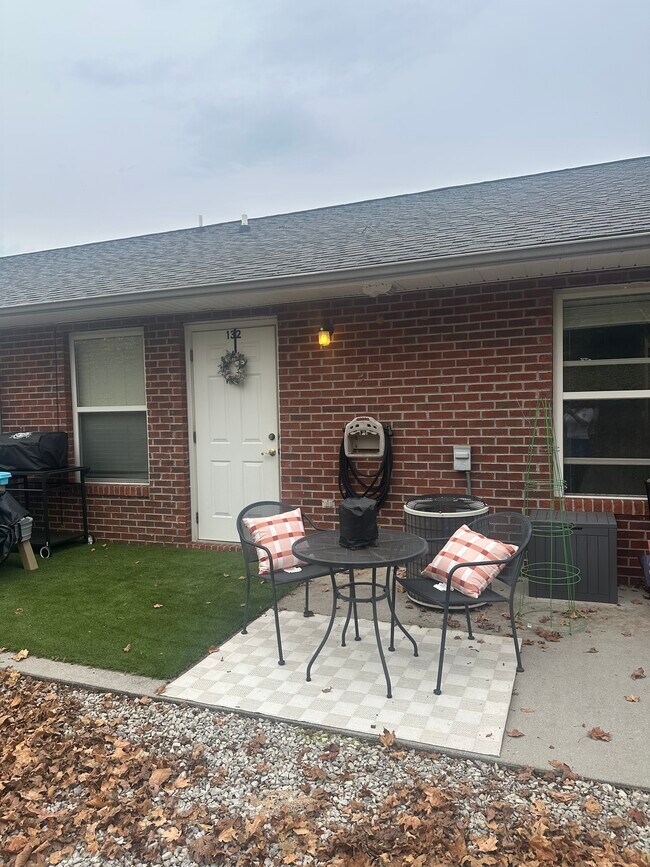 Foto del edificio - 132 Hackberry Way