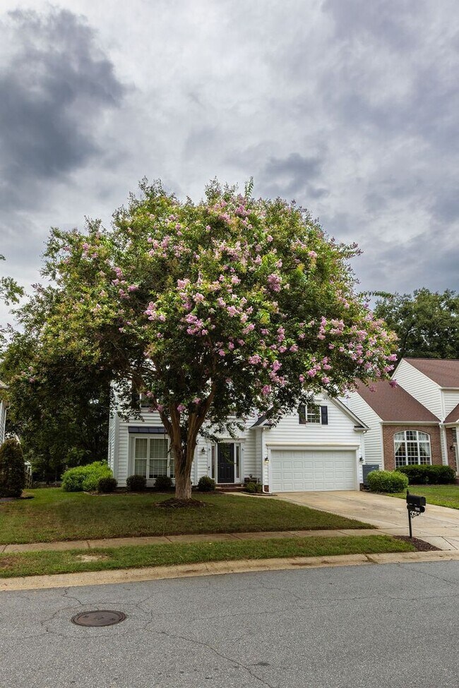 Building Photo - 6337 Elderslie Dr