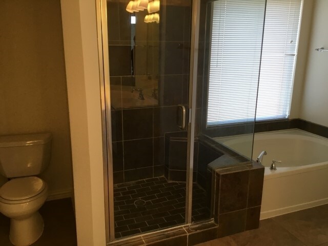 Building Photo - 1125 Highland Station Dr