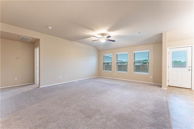 Building Photo - 6702 SW Pilgrim Rd