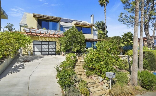 Building Photo - 26335 Lockwood Rd