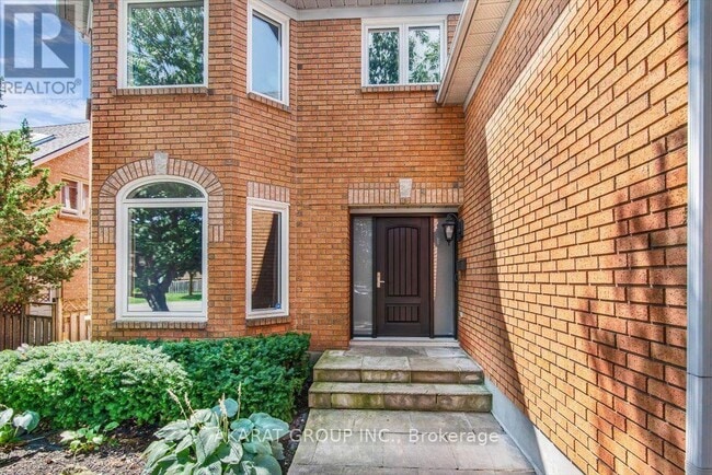 Building Photo - 1274 Kings College Dr