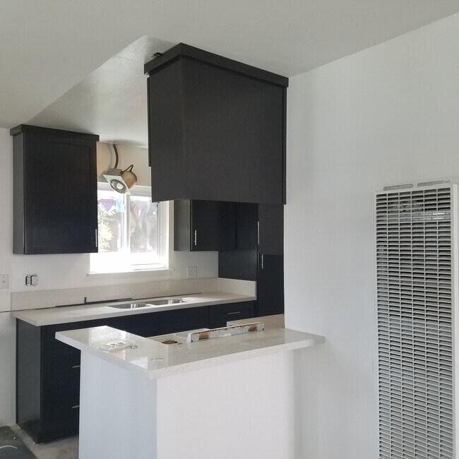 Kitchen - 119 S Ohio St