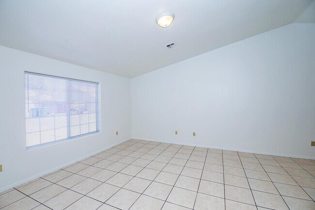 Foto del edificio - 3762 W 12th St