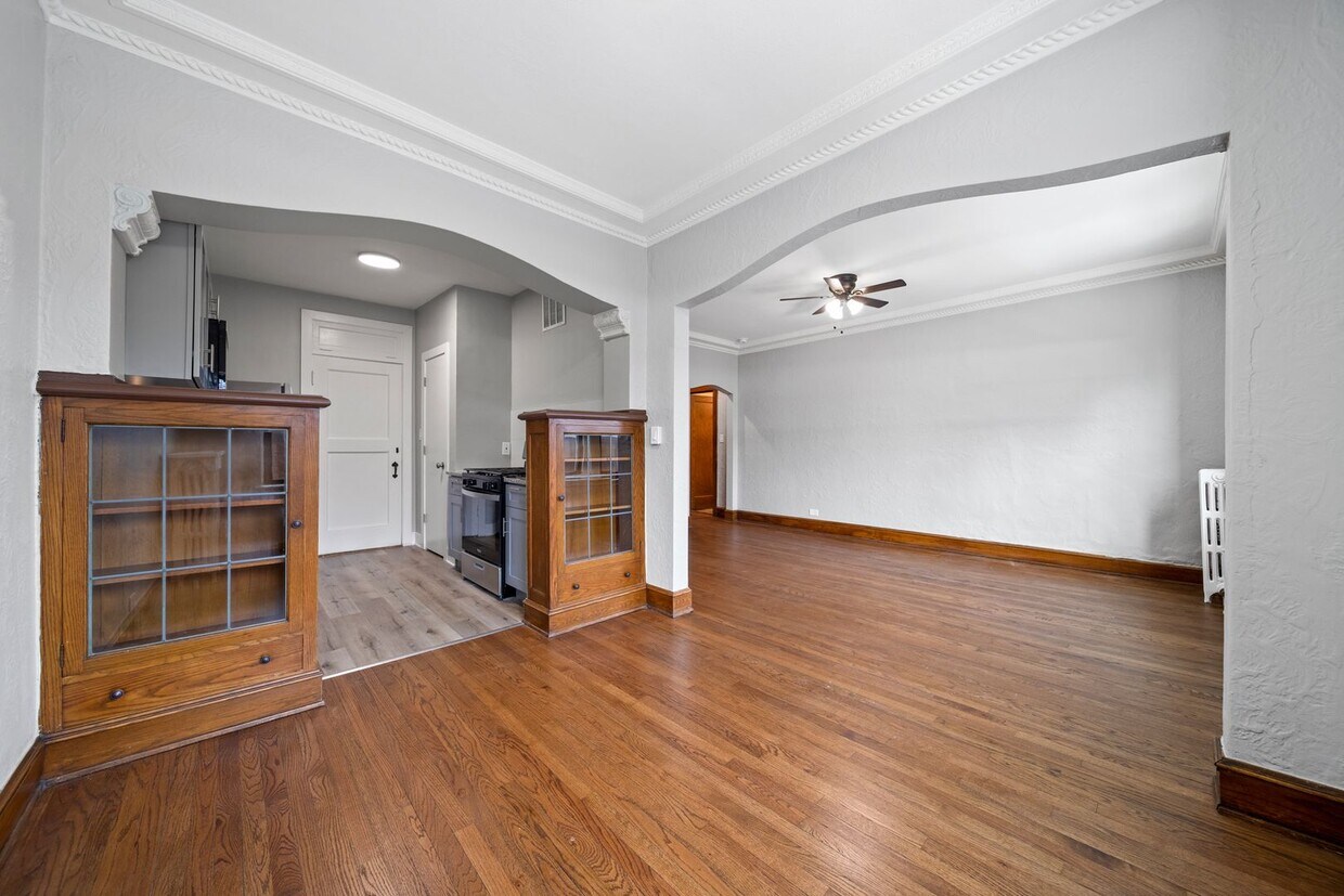 Foto principal - Newly Remodeled Vintage Charm with 21st Ce...