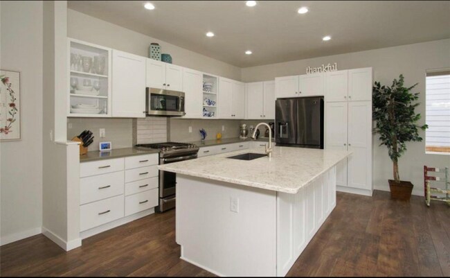 Foto del edificio - 14212 Mosaic Ave