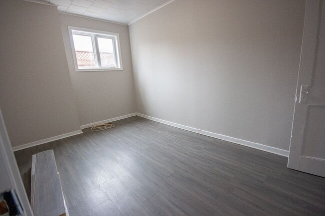 Building Photo - 416 Elizabeth Ave