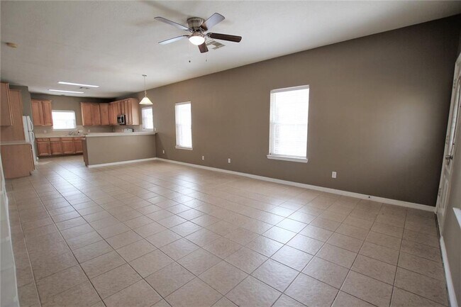 Foto del edificio - NICE 3 BEDROOM 2.5 BATH HOME IN HUMBLE