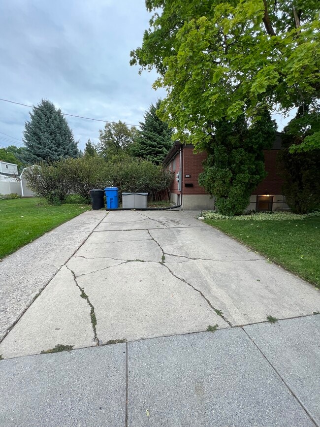 Building Photo - 1104 N 500 E