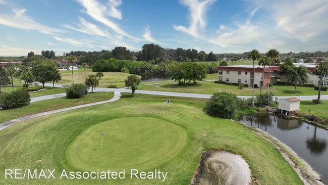 Building Photo - 1 br, 1.5 bath House - 65 Woodland Drive #205