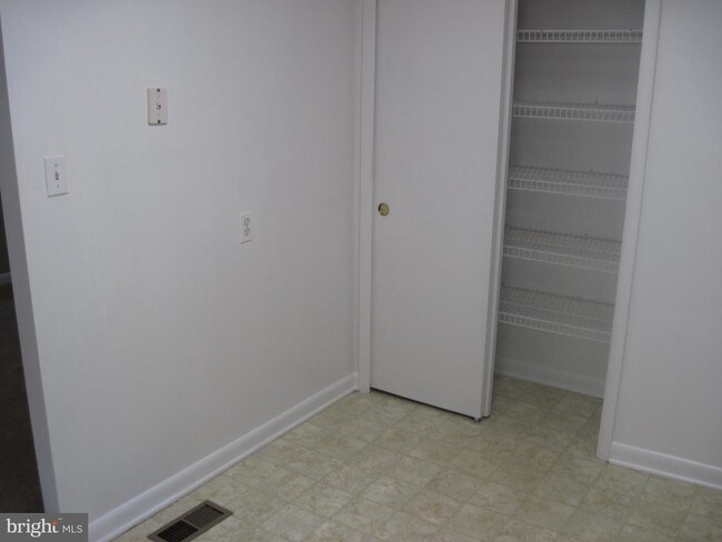 Building Photo - 257 Cedarmere Cir