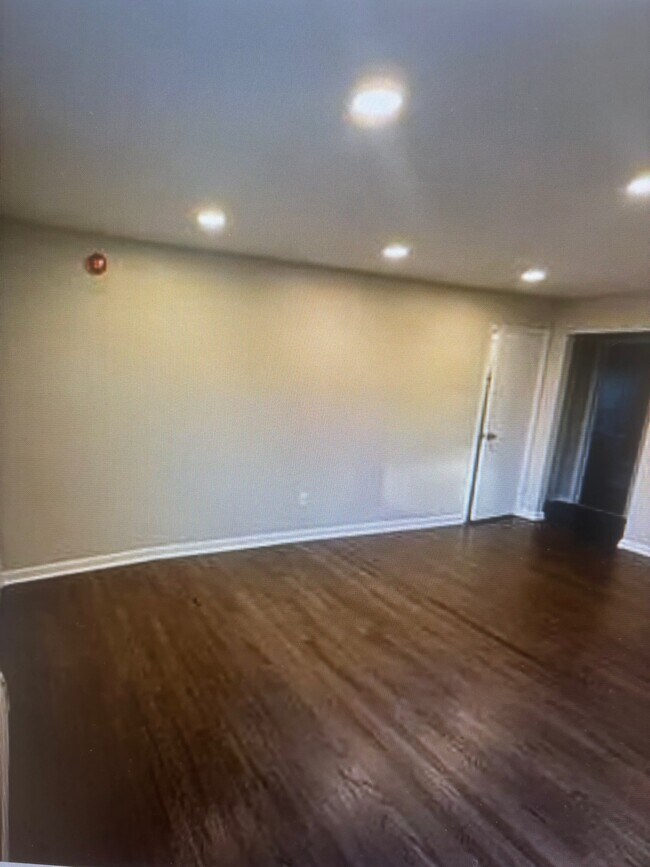 Foto del edificio - 122 Elmwood Ave