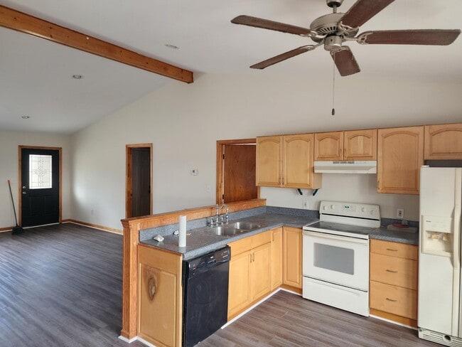 Building Photo - 7403 Primm Springs Rd