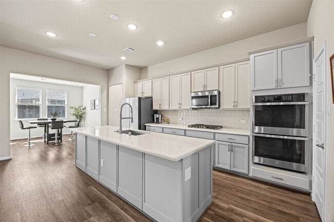 Foto del edificio - 15910 Jordan Mdw Wy