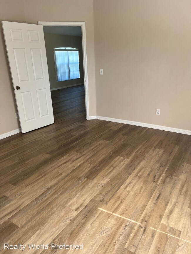 Building Photo - 3 br, 2 bath House - 695 Sagamore Dr