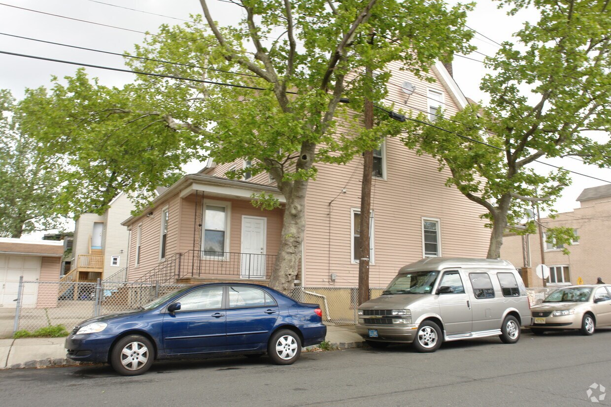 Foto principal - 87-89 1st St