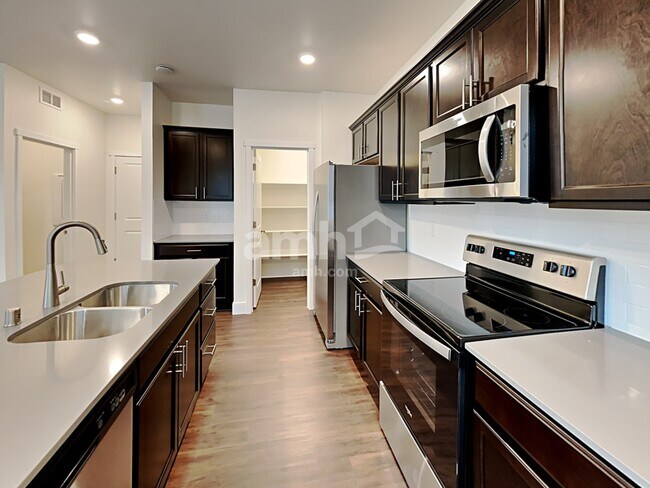 Building Photo - 7829 Verona Loop SW