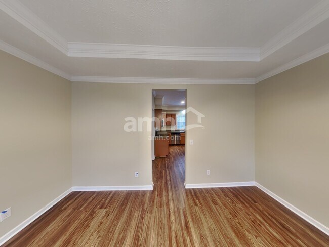 Building Photo - 7028 Oak Brook Ter