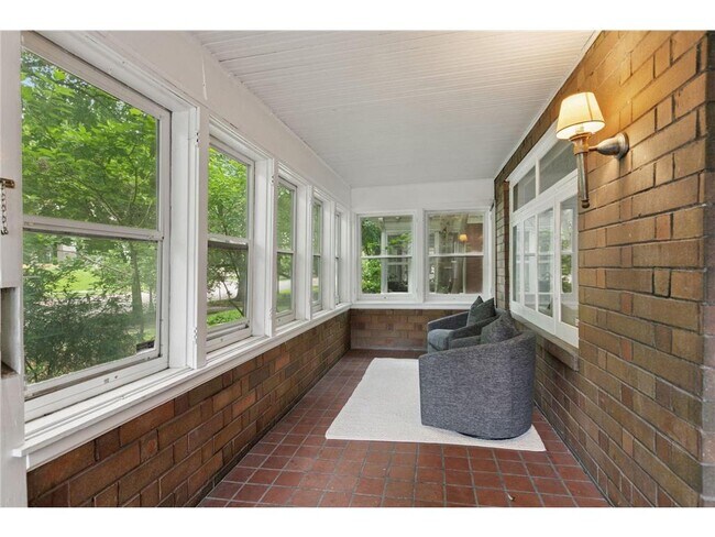 Foto del edificio - 2138 Marshall Ave