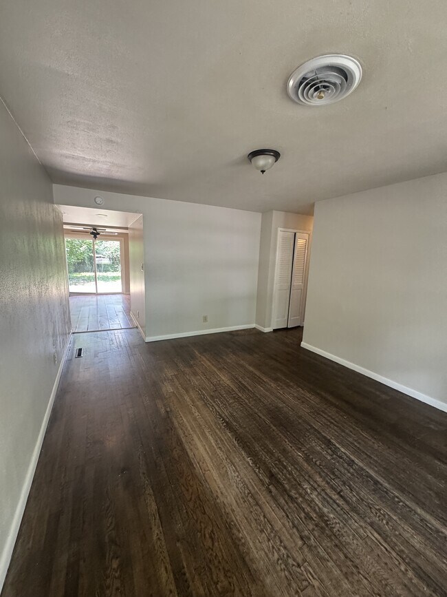 Foto del edificio - 1808 SE 24th St