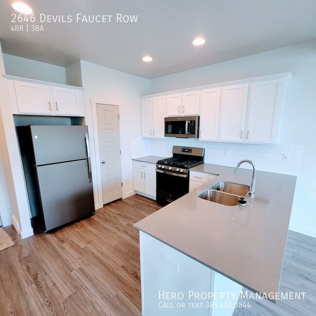 Building Photo - Stunning BRAND NEW Townhomes!