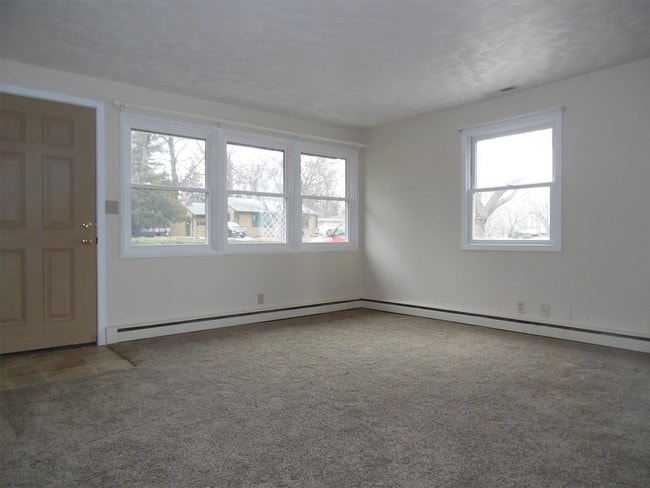 Building Photo - 105 Delcy Dr