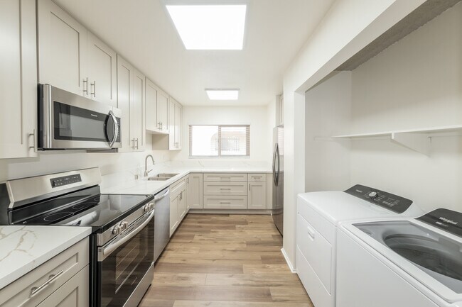 Foto del edificio - 2522 Clairemont Dr