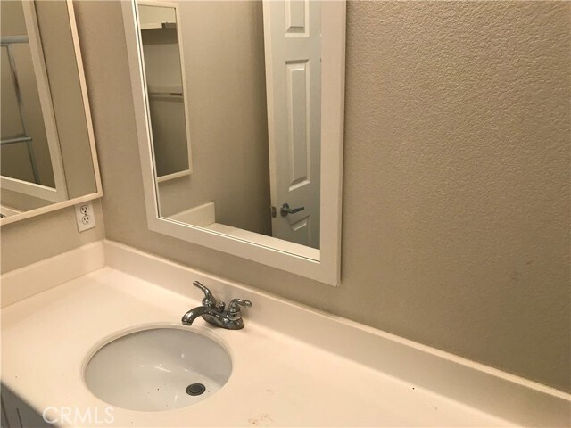 Foto del edificio - 2237 Chaffee St