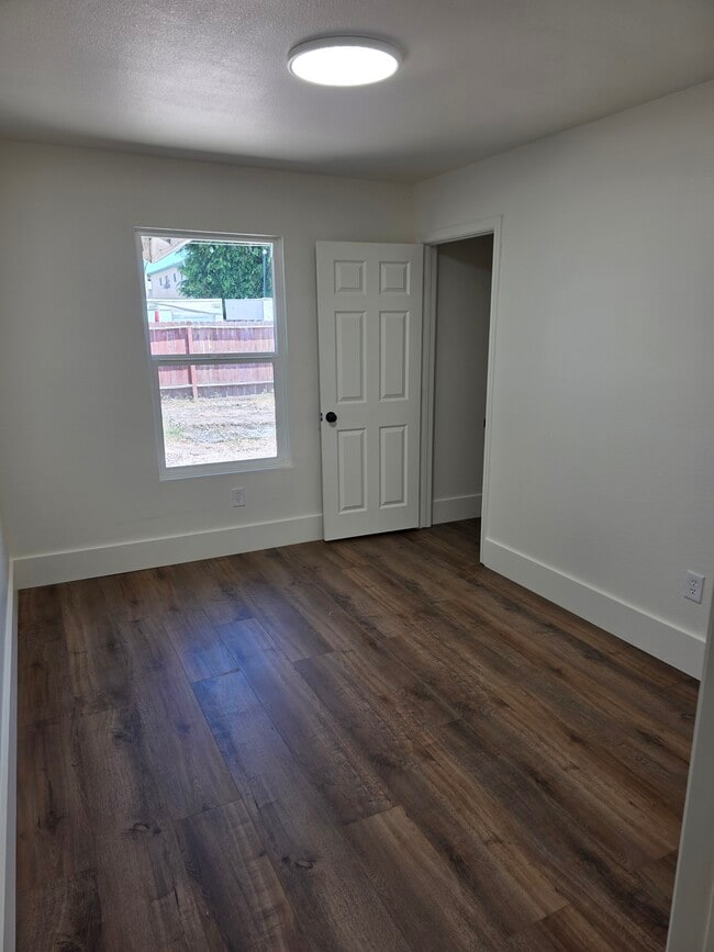 Building Photo - 1008 S Highland Ave