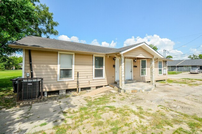 Foto del edificio - 6018 Collingsworth St