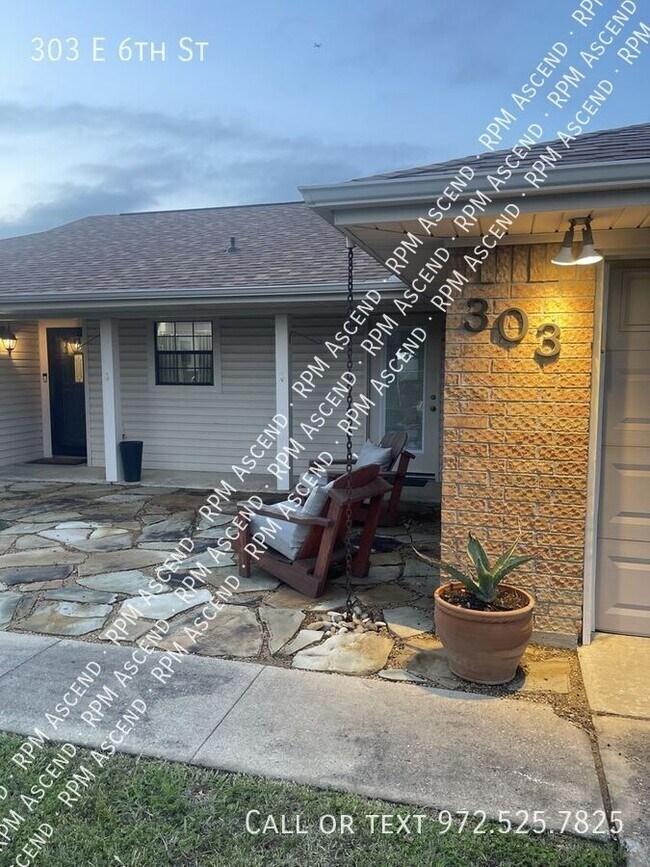 Foto del edificio - 303 E 6th St