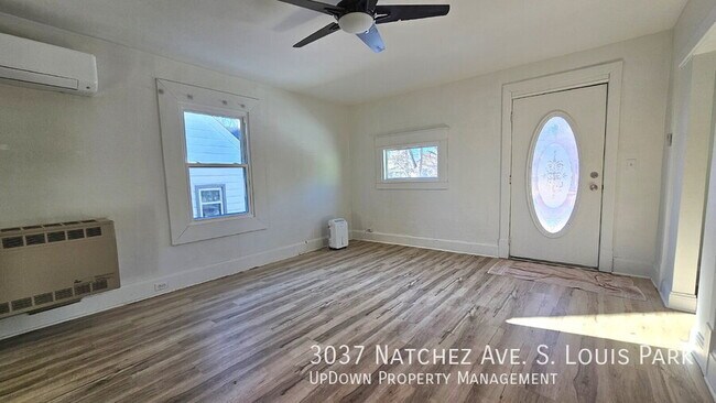 Foto del edificio - 3037 Natchez Ave S