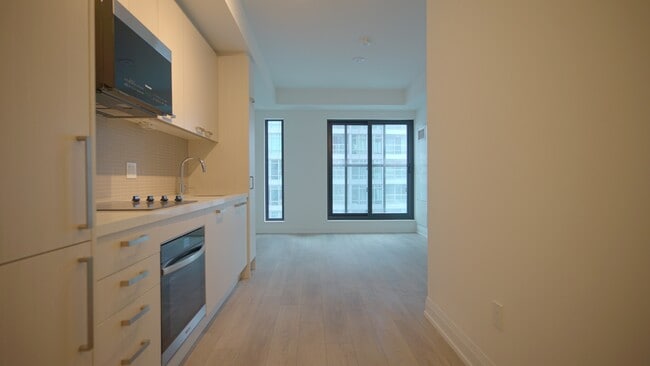 Building Photo - 20-2420 Soudan Ave