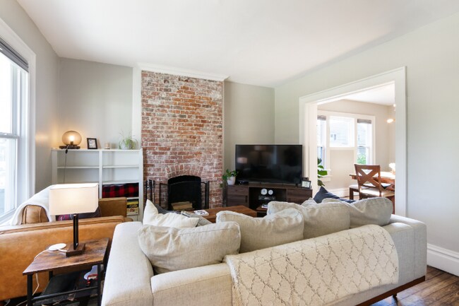 Foto del edificio - 893 E Whittier St