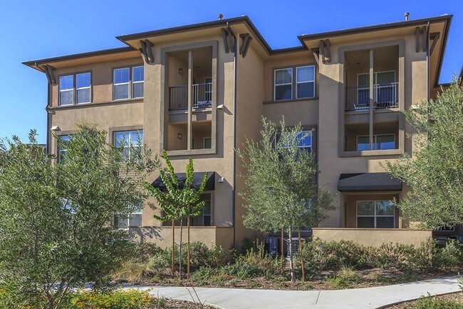 La Verne Village Luxury Apartment Homes La Verne Ca Apartments Com