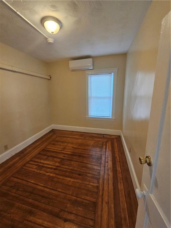 Building Photo - 71-71 Fales St
