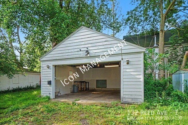 Building Photo - 132 Reed St