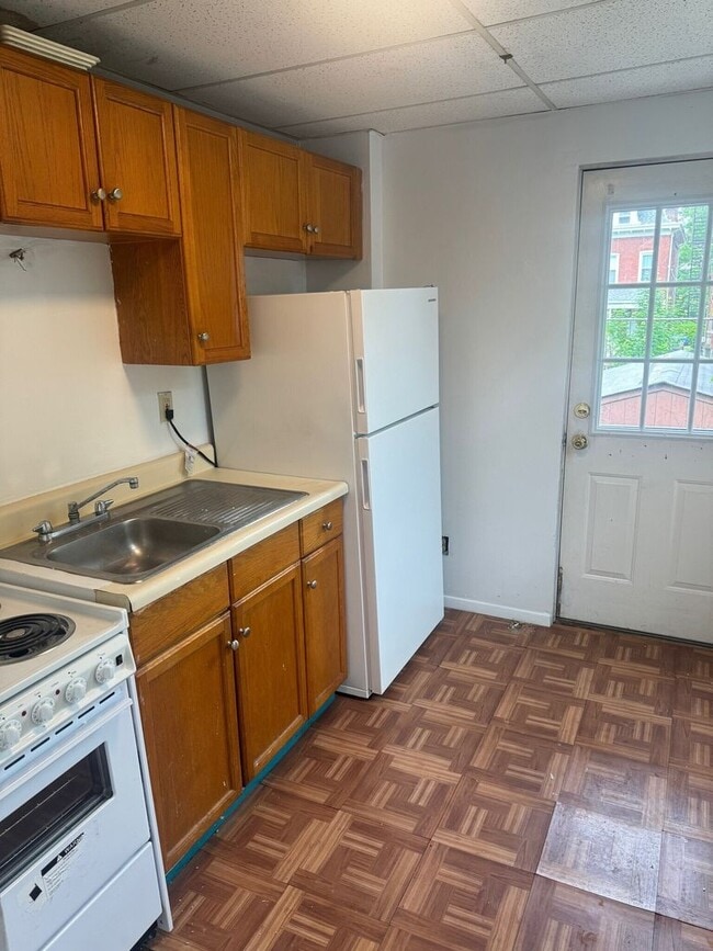 Building Photo - 430 S Fairmount St