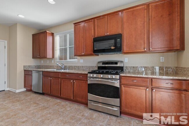 Building Photo - 1041 Crown View Dr