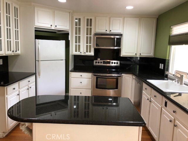 Building Photo - 2212 Vista Del Sol